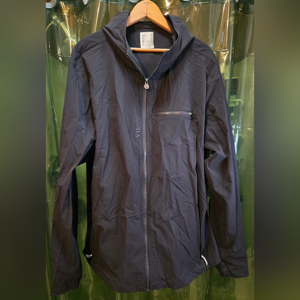 Vuori Men's Black Lightwieght Rain Jacket